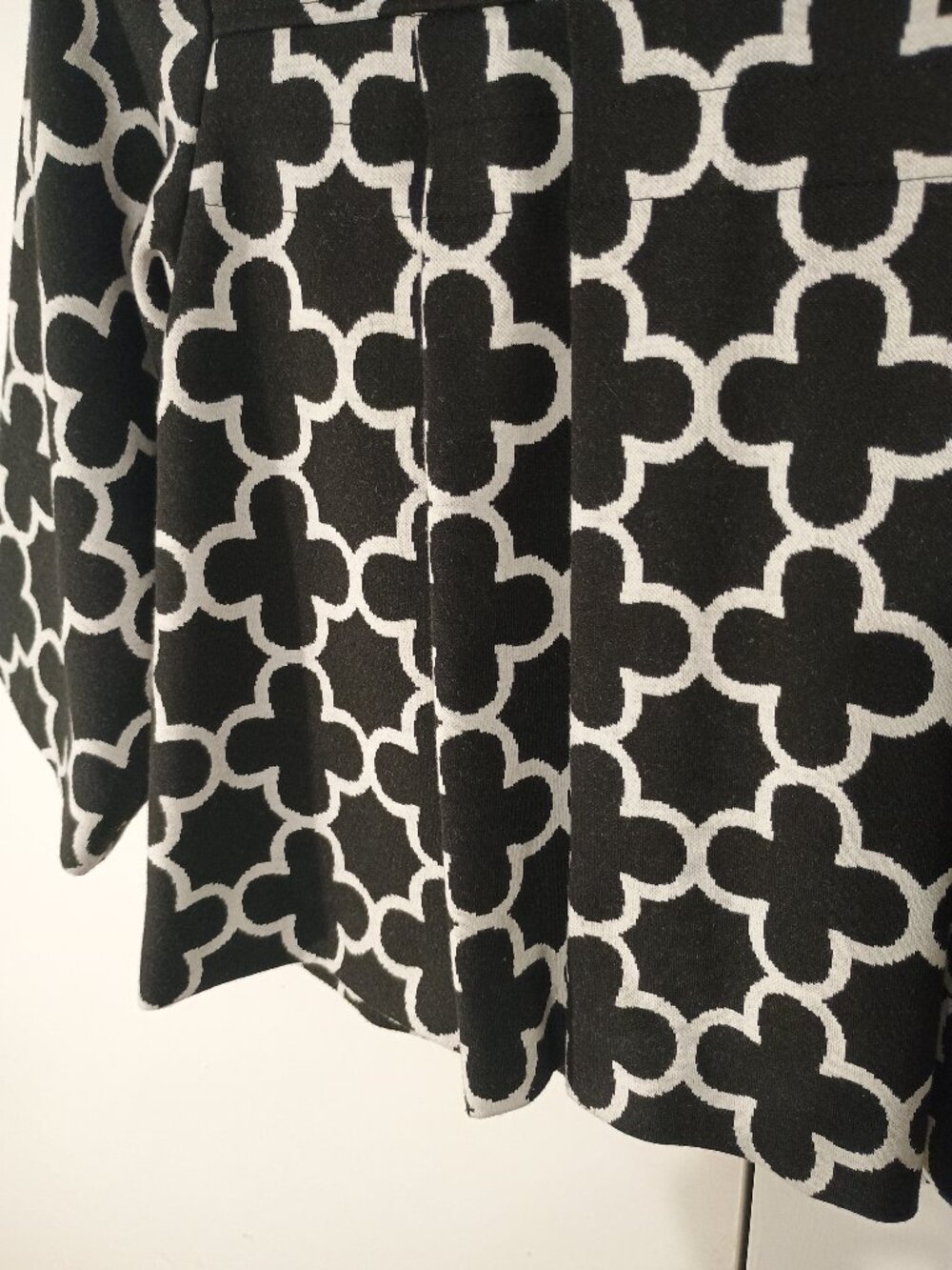 Petite Sophisticate XS Black White Geometric Cropped Jacket Blazer 3/4 Sleeve - Picture 4 of 8